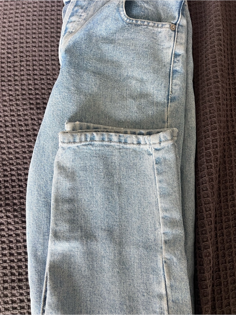 Guess Light Blue Straight-Leg Women's Jeans - Picture 6 of 6